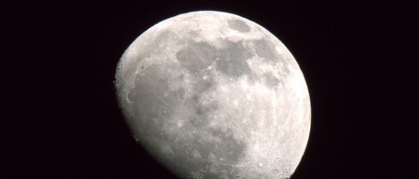 Mjesec u devetoj kući