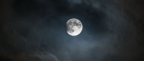 Utjecaj lunarne eklipse na zračne znakove