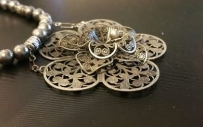 Zašto trebate nositi tulsi i rudrakše ogrlice?