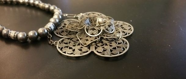 Zašto trebate nositi tulsi i rudrakše ogrlice?