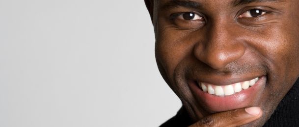 Kako se pozdravlja u svijetu: U Tibetu se plazi jezik, a u Indiji dodiruju stopala