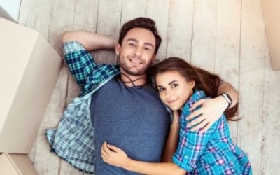 Emocionalne faze koje svaka žena prođe kod useljenja s partnerom