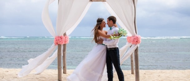 Muškarci su podijelili na što su pomislili kad su vidjeli svoje djevojke u vjenčanicama